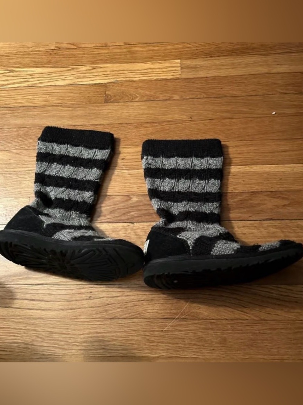 UGG cardy knit black grey striped sweater boots slippers - Size 8